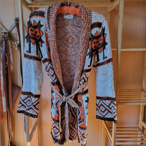 Vintage 70s Bobbi Ann of Boston printed shawl collar, long cardigan with tie. - Picture 2 of 9